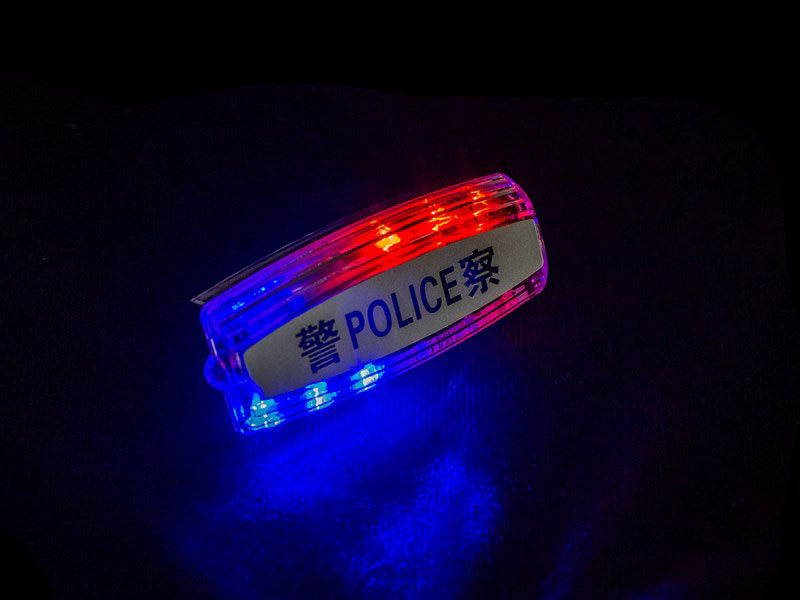 警用肩燈是夜間執(zhí)勤人員的護(hù)身符